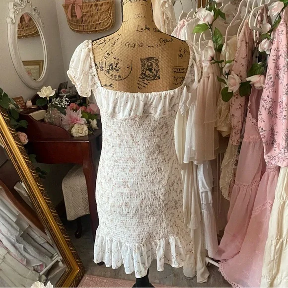 Cream Ruffled Floral Tiered Sundress with Puff Sleeves - Picture 5 of 7